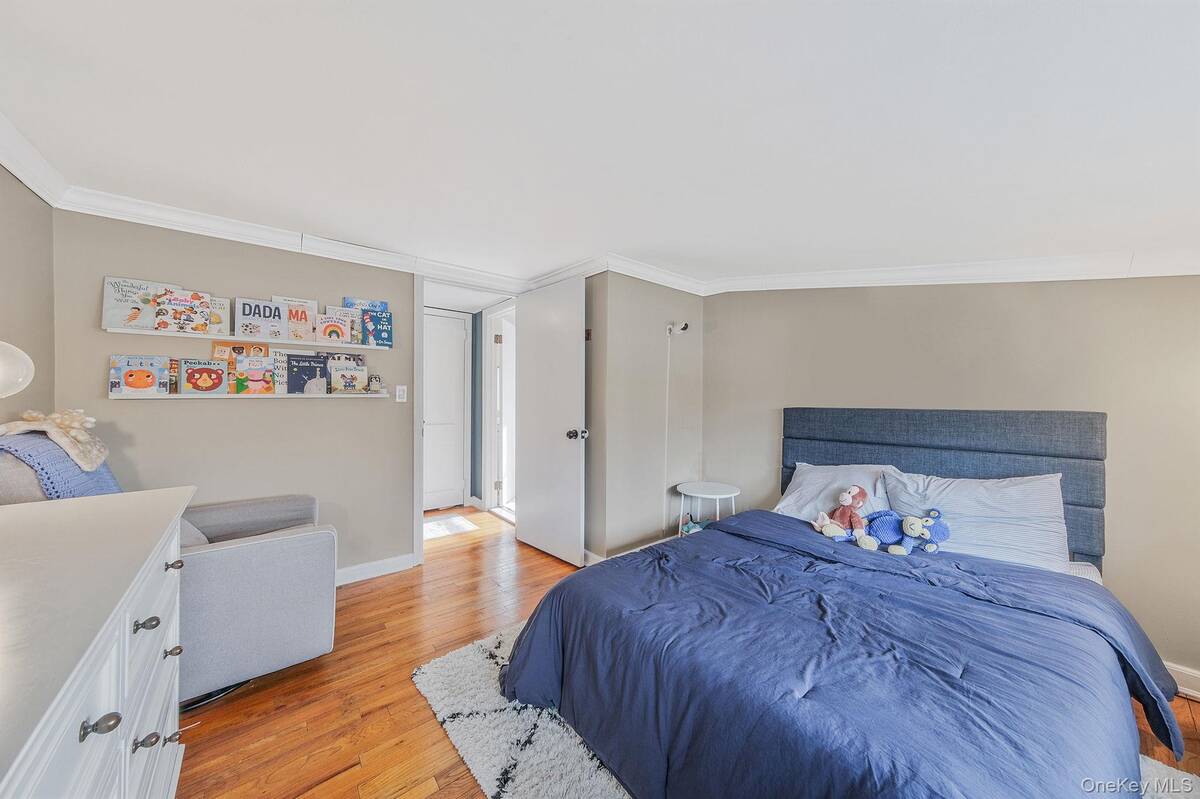 #34 photo, 114 Monroe Avenue, Patchogue , NY 11772