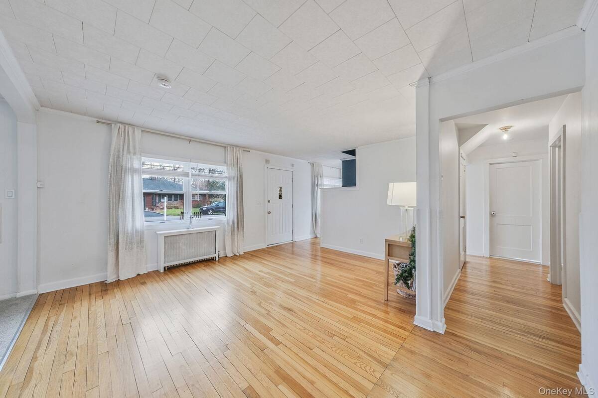 #7 photo, 114 Monroe Avenue, Patchogue , NY 11772