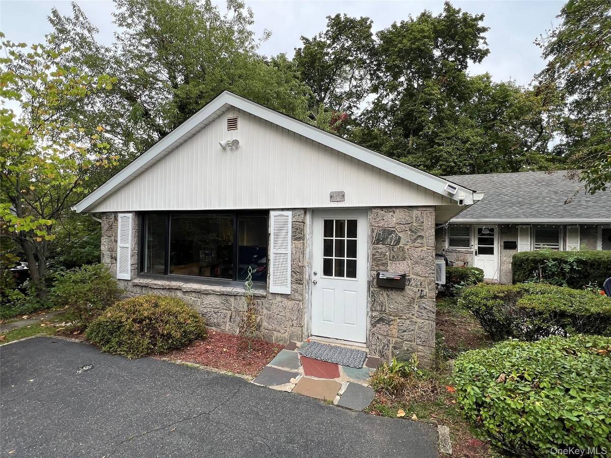 #1 photo, 118 Nassau Road, Huntington , NY 11743