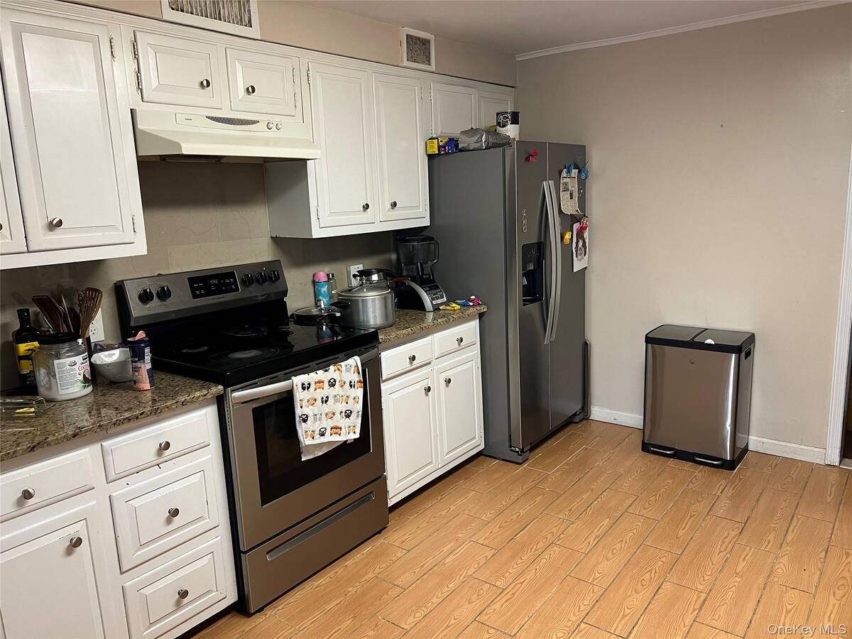 #13 photo, 118 Nassau Road, Huntington , NY 11743