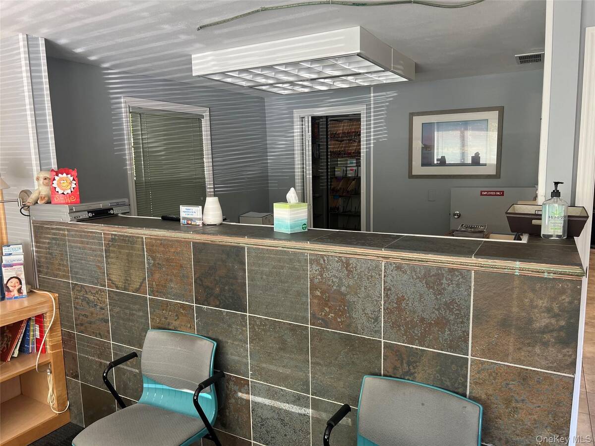 #2 photo, 118 Nassau Road, Huntington , NY 11743