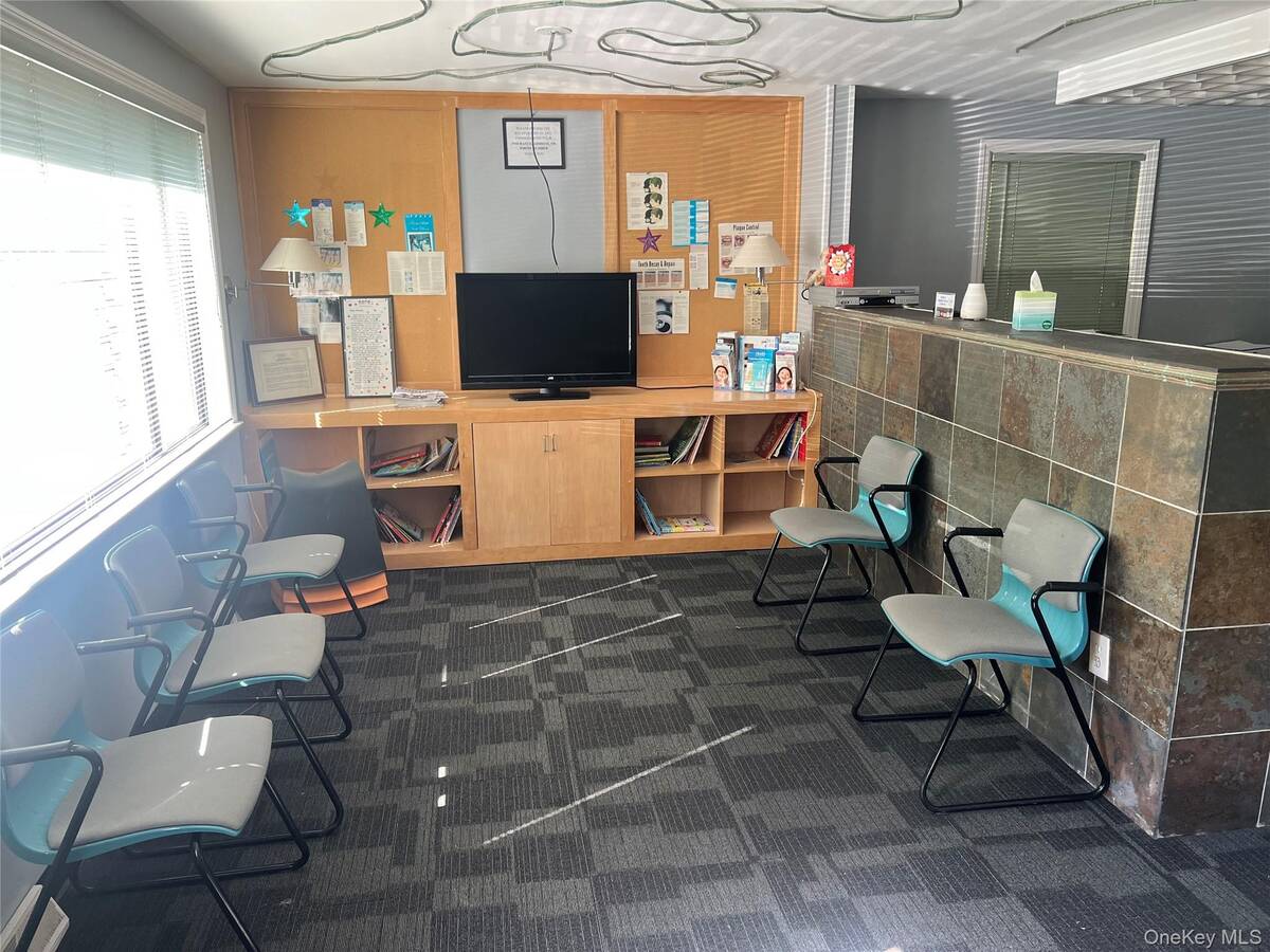 #3 photo, 118 Nassau Road, Huntington , NY 11743