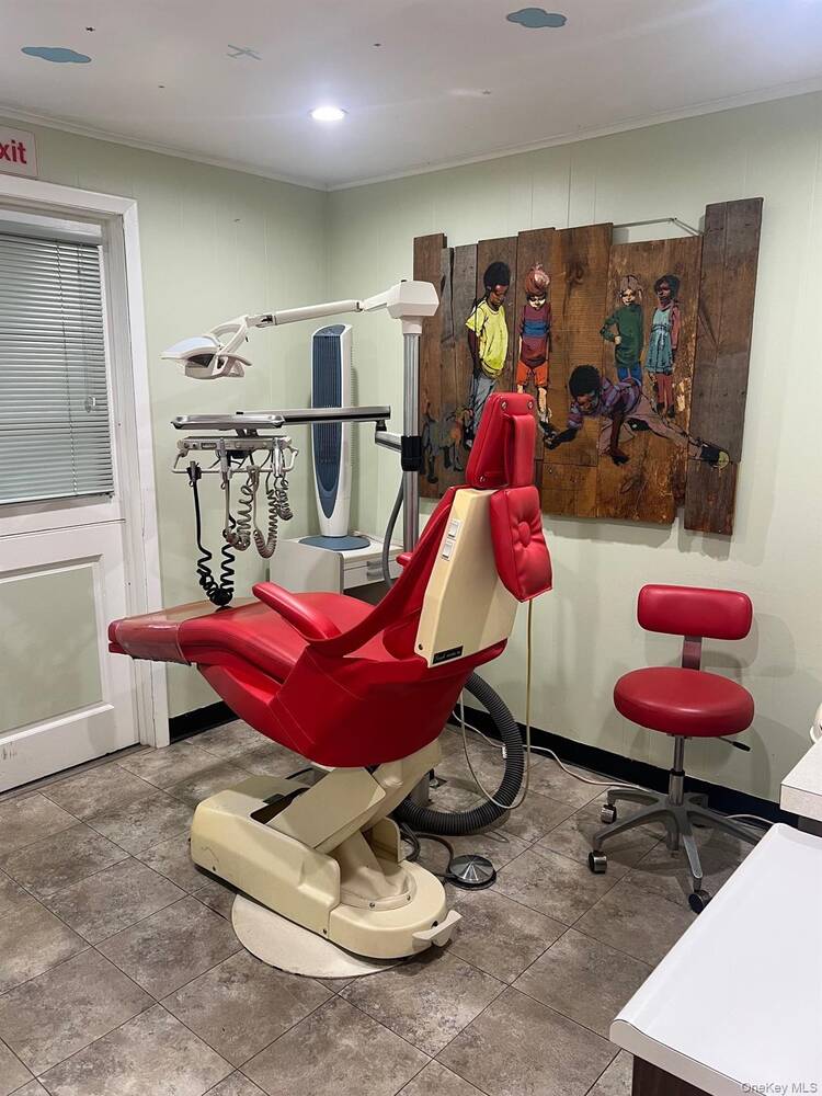 #7 photo, 118 Nassau Road, Huntington , NY 11743