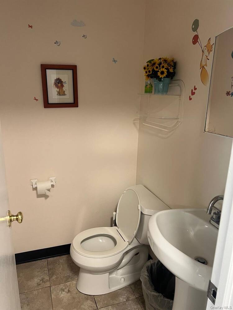 #9 photo, 118 Nassau Road, Huntington , NY 11743