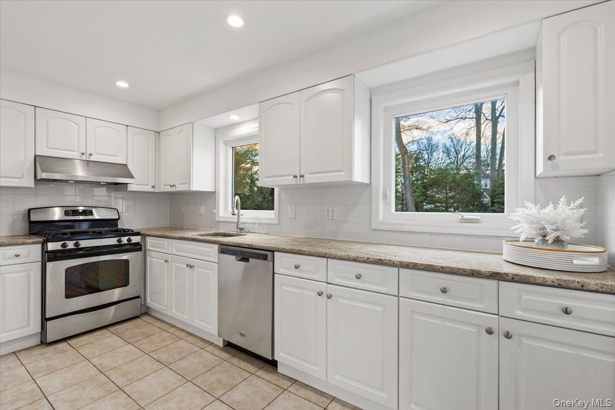 #10 photo, 22 Old Orchard Road, Rye Brook , NY 10573