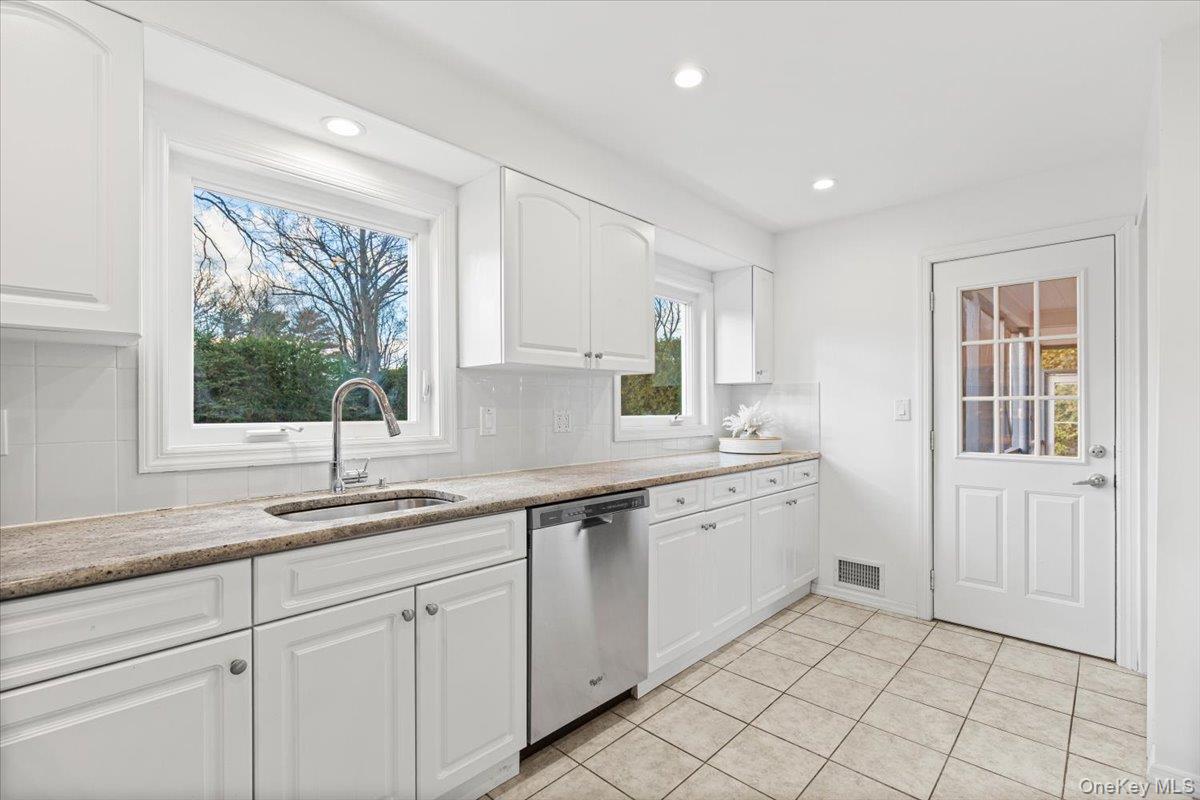 #14 photo, 22 Old Orchard Road, Rye Brook , NY 10573