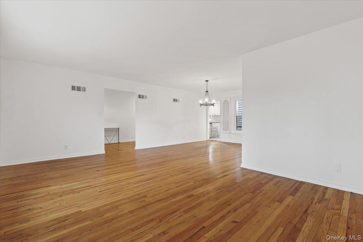 #5 photo, 22 Old Orchard Road, Rye Brook , NY 10573