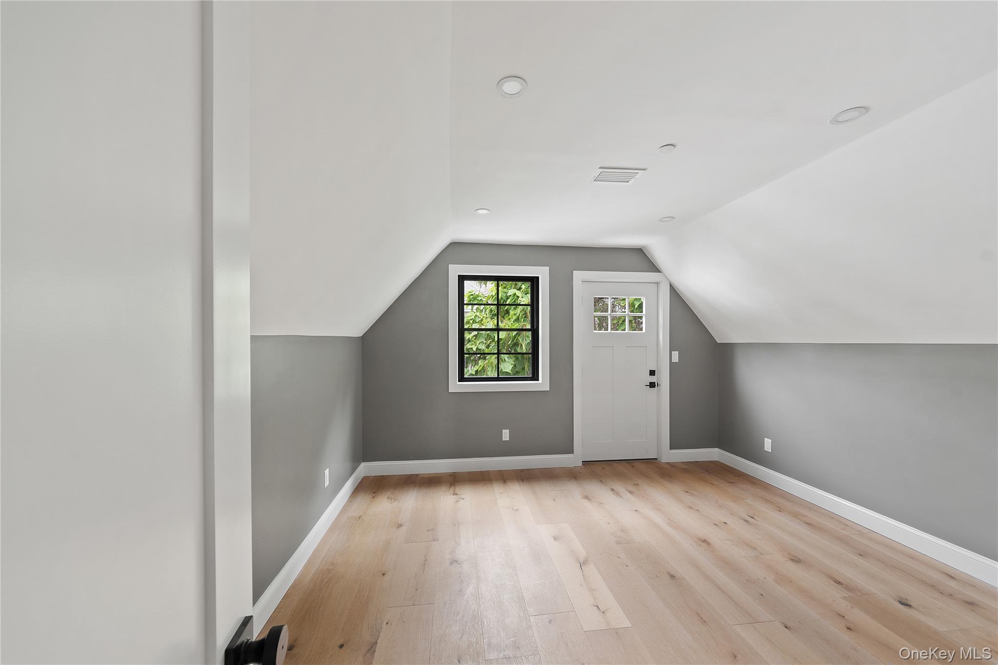 #16 photo, 356 S 10th Avenue, Mount Vernon , NY 10550