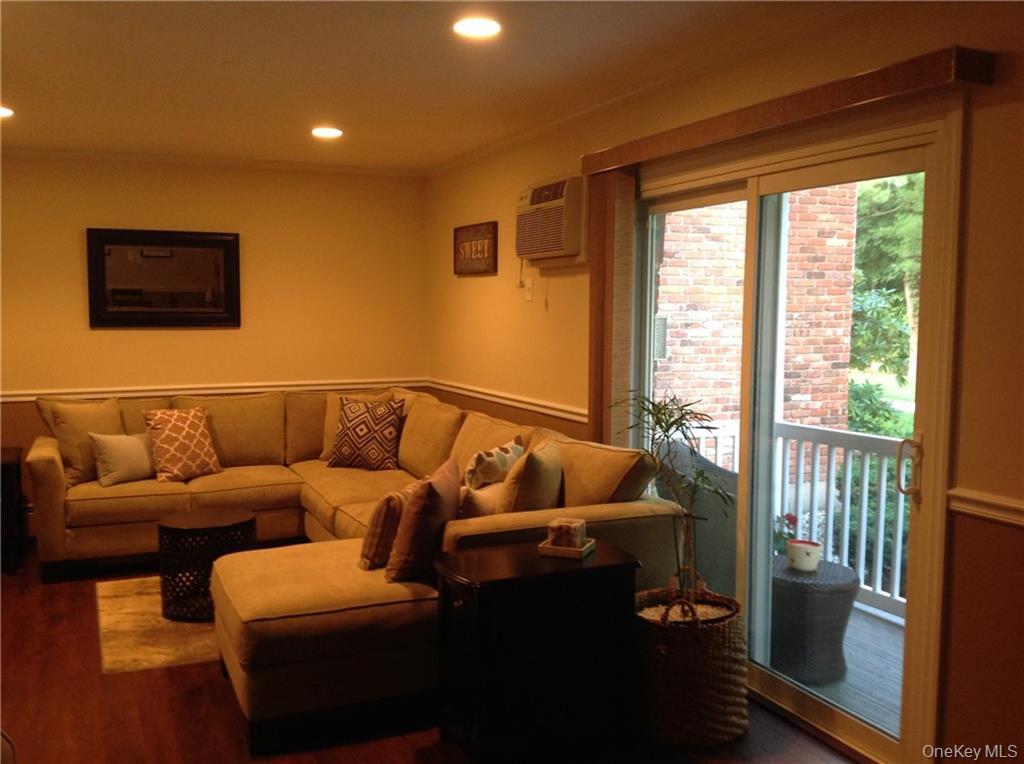 #2 photo, 144 Doxbury Lane, Suffern , NY 10901