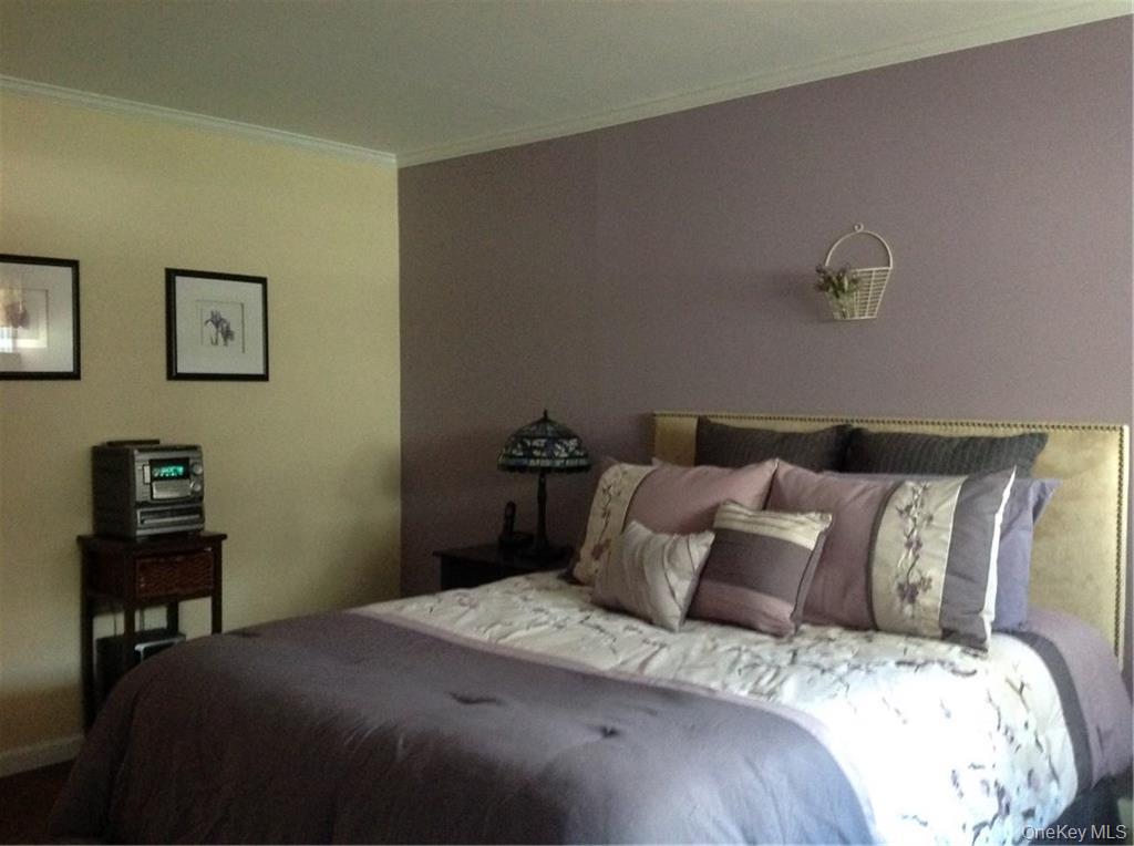 #8 photo, 144 Doxbury Lane, Suffern , NY 10901