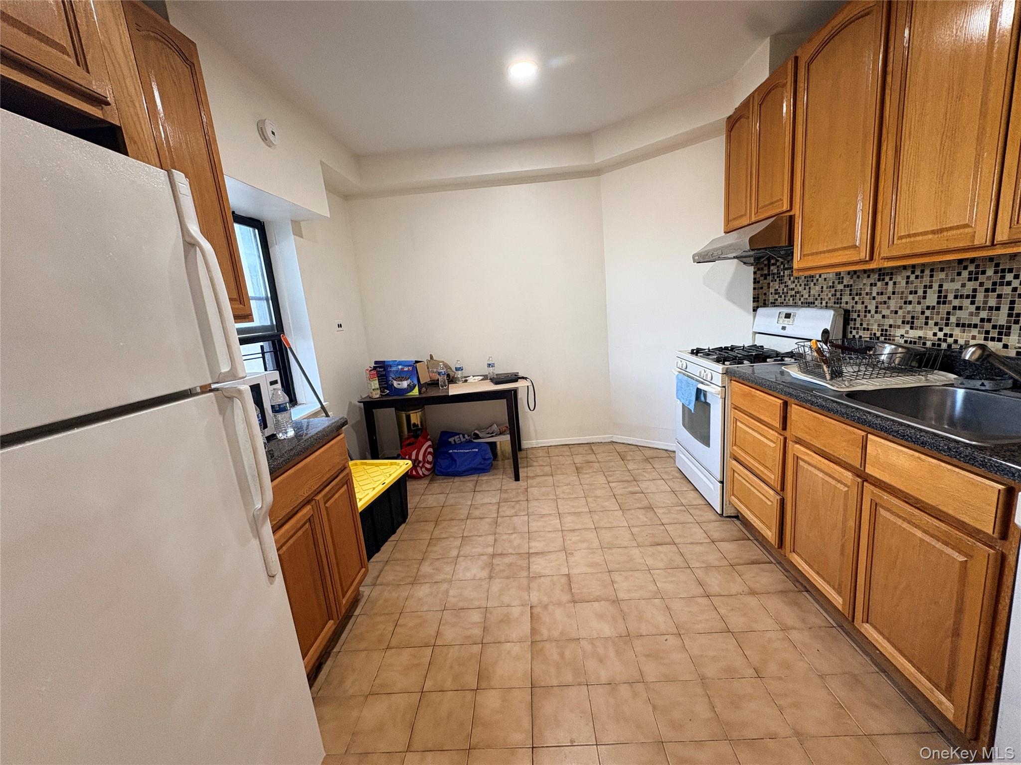 #2 photo, 4037 77 st, Elmhurst , NY 11373