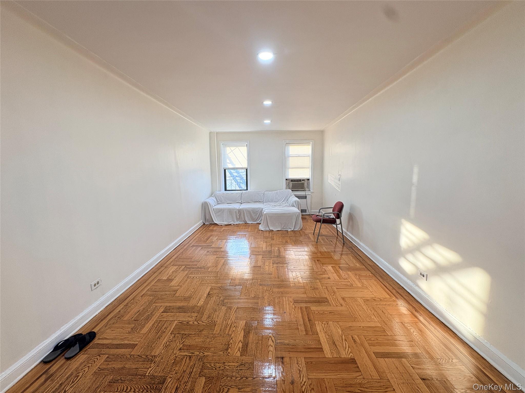 #5 photo, 4037 77 st, Elmhurst , NY 11373