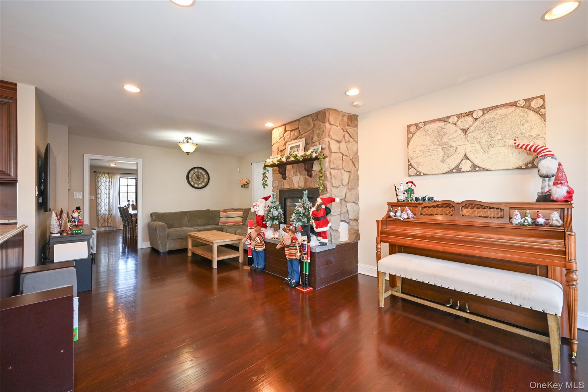 #5 photo, 4940 169th Street, Flushing , NY 11365