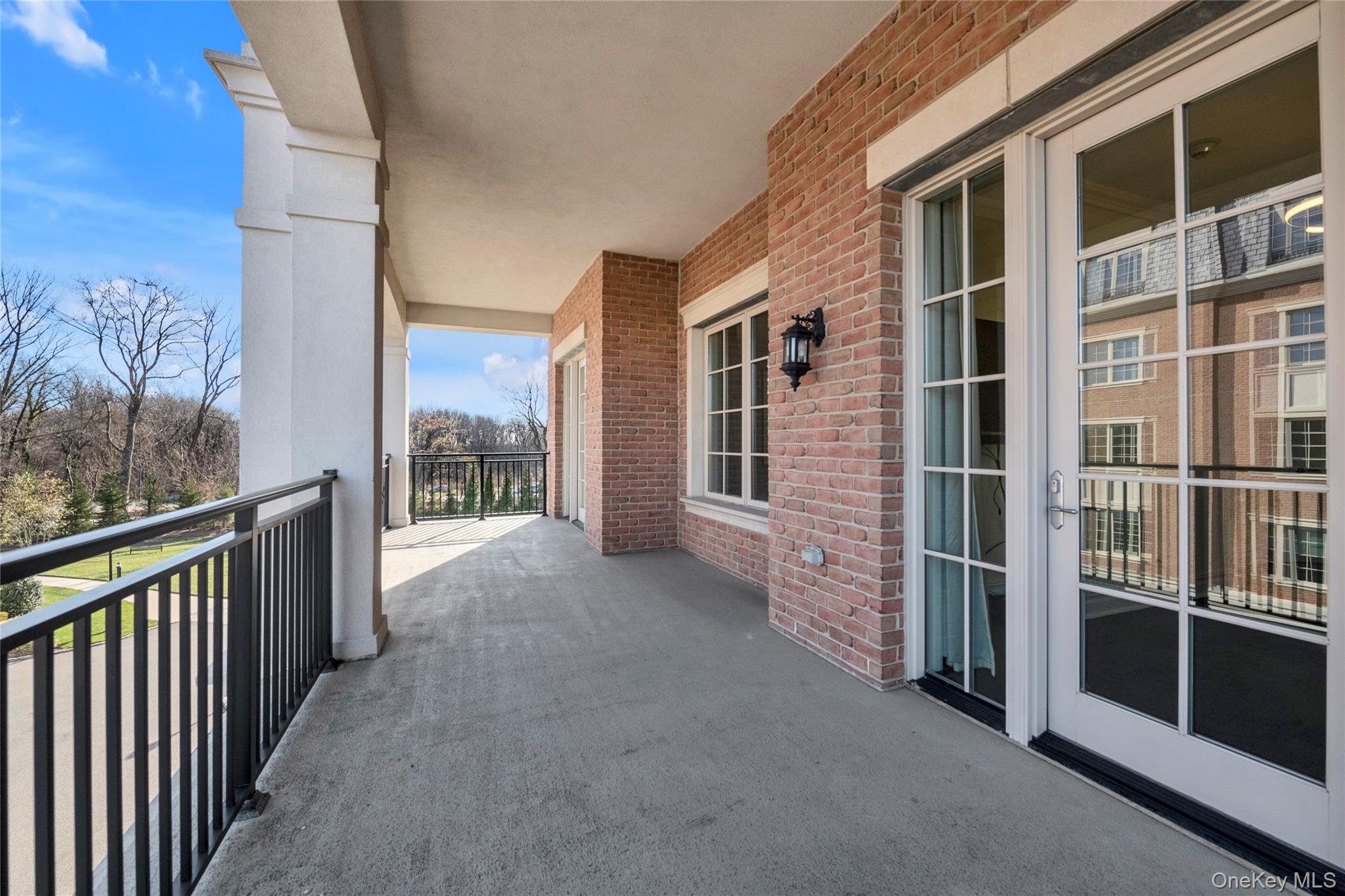 #20 photo, 5000 Royal Court, 長島 北丘 North Hills , NY 11040