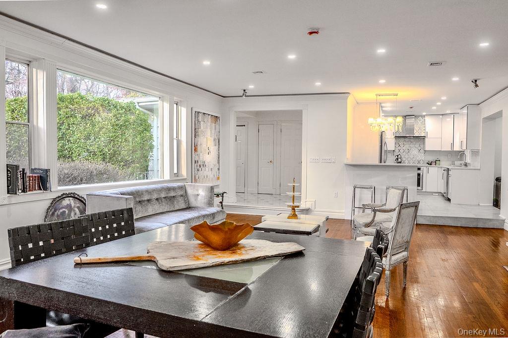 #11 photo, 9 Park Place, Great Neck , NY 11024