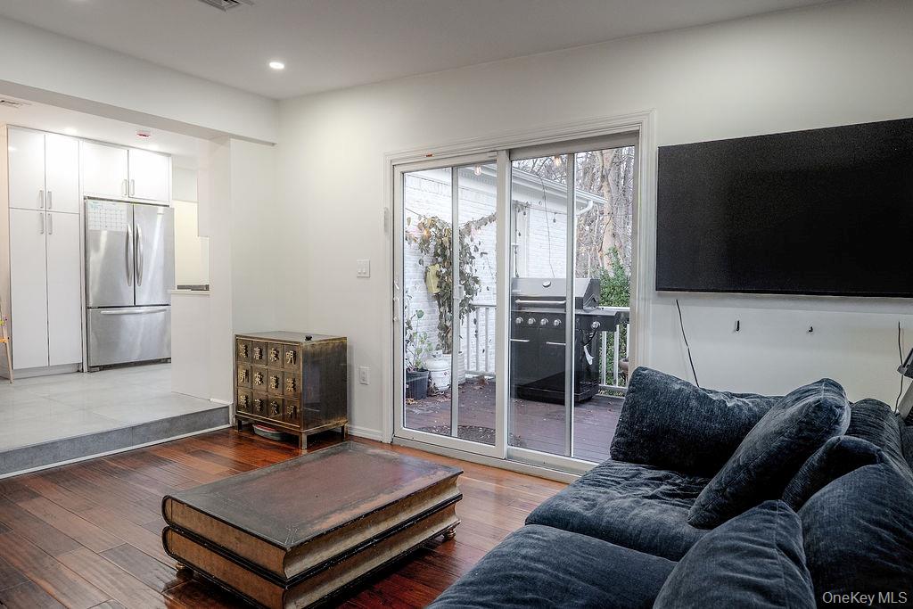 #12 photo, 9 Park Place, Great Neck , NY 11024