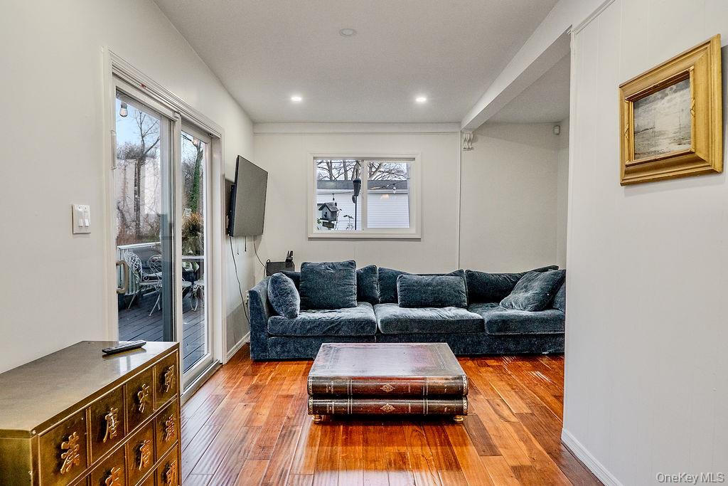 #13 photo, 9 Park Place, Great Neck , NY 11024