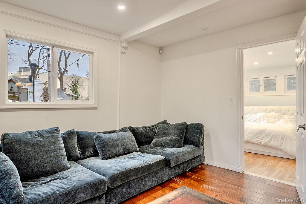 #14 photo, 9 Park Place, Great Neck , NY 11024