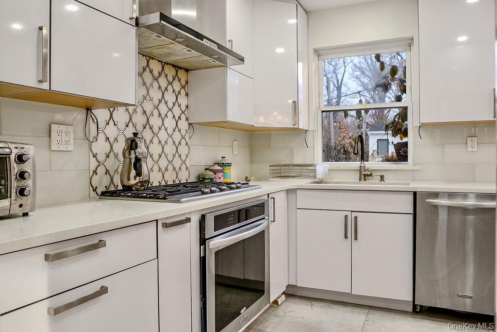 #15 photo, 9 Park Place, Great Neck , NY 11024