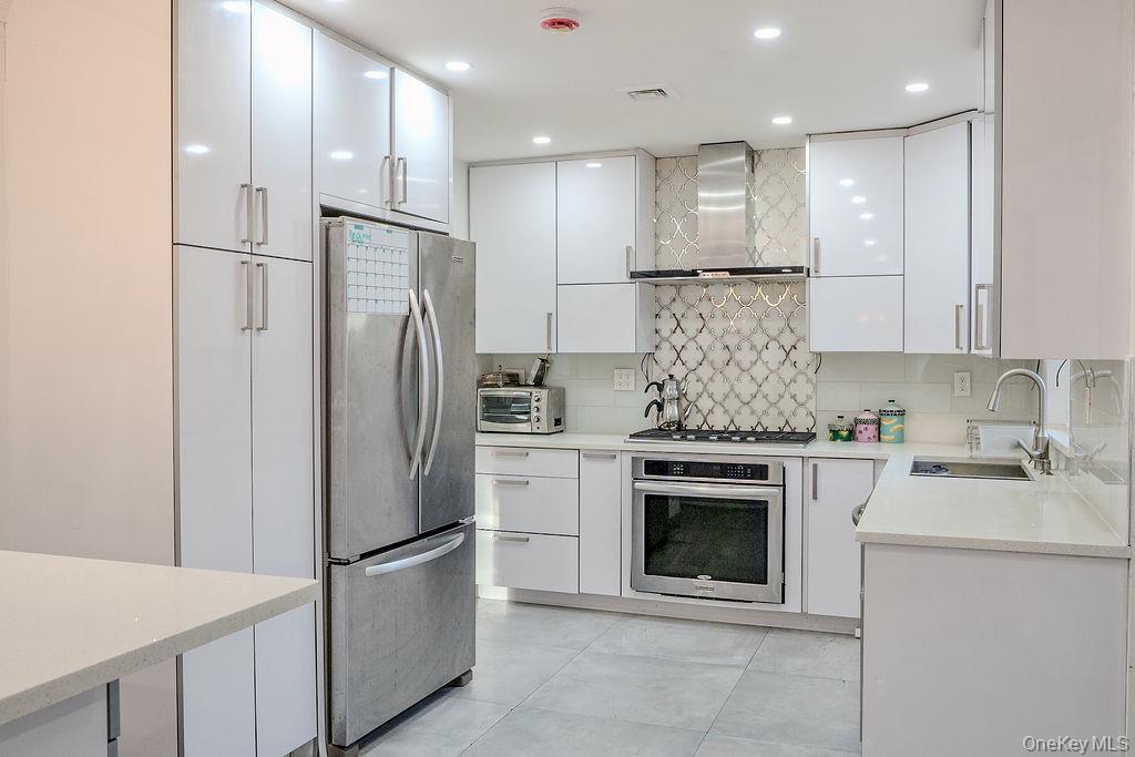 #16 photo, 9 Park Place, Great Neck , NY 11024