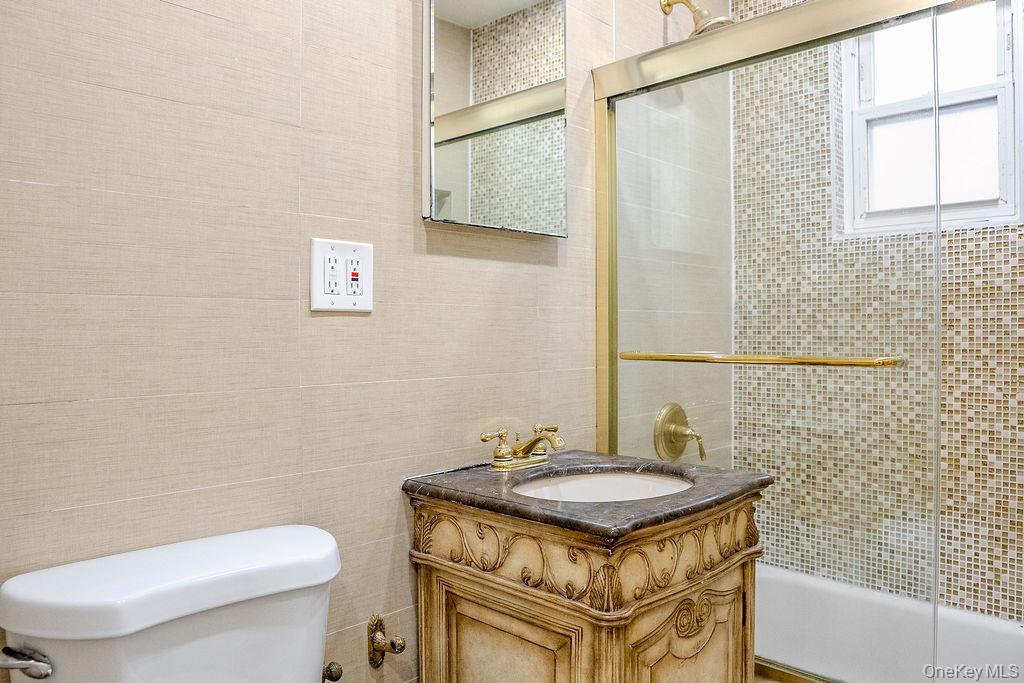 #19 photo, 9 Park Place, Great Neck , NY 11024