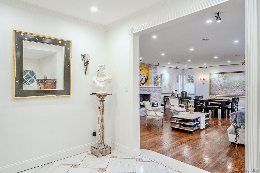 #6 photo, 9 Park Place, Great Neck , NY 11024