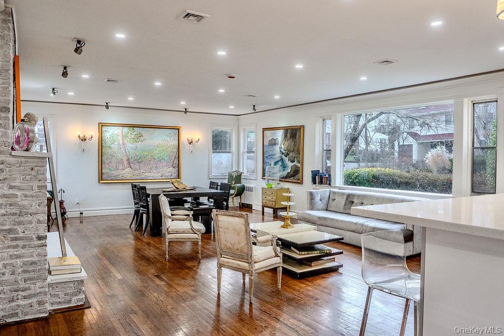 #8 photo, 9 Park Place, Great Neck , NY 11024