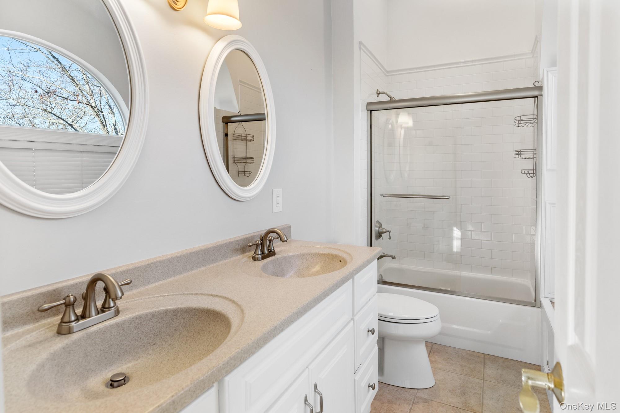 #10 photo, 220 Montauk Highway, Eastport , NY 11972