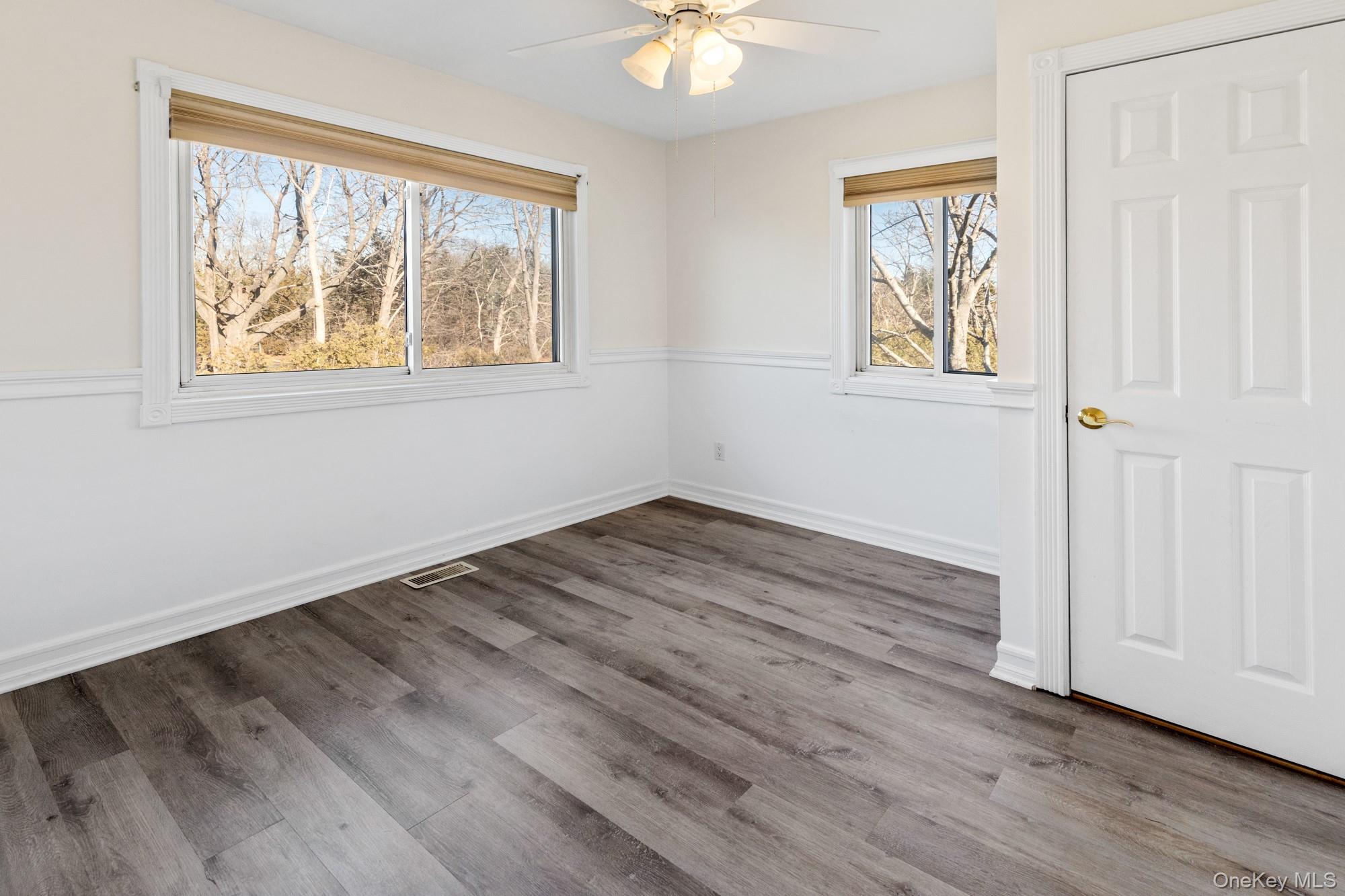 #12 photo, 220 Montauk Highway, Eastport , NY 11972