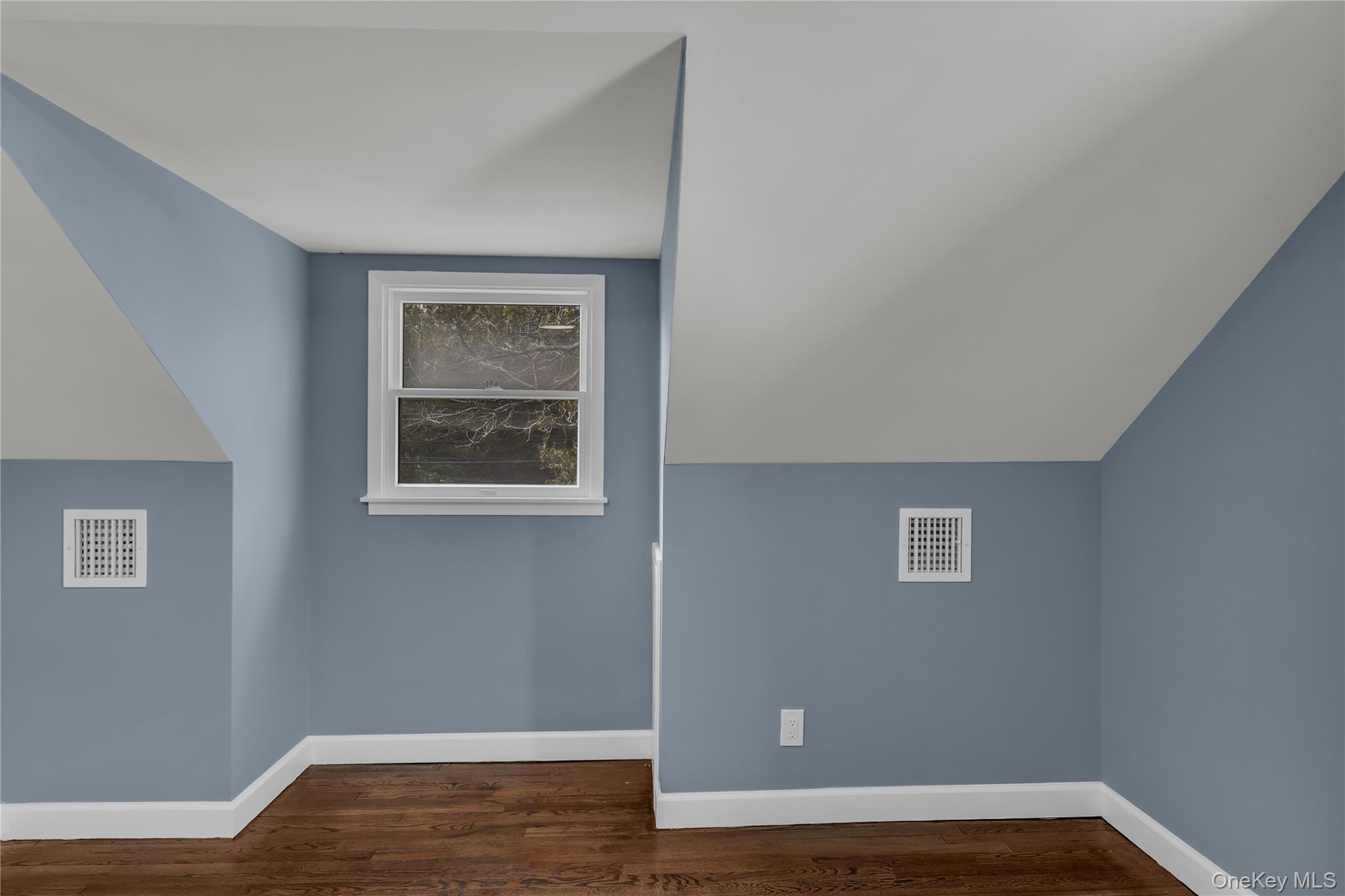 #14 photo, 585 Elwood Road, সাফোক কাউন্টি East Northport , NY 11731