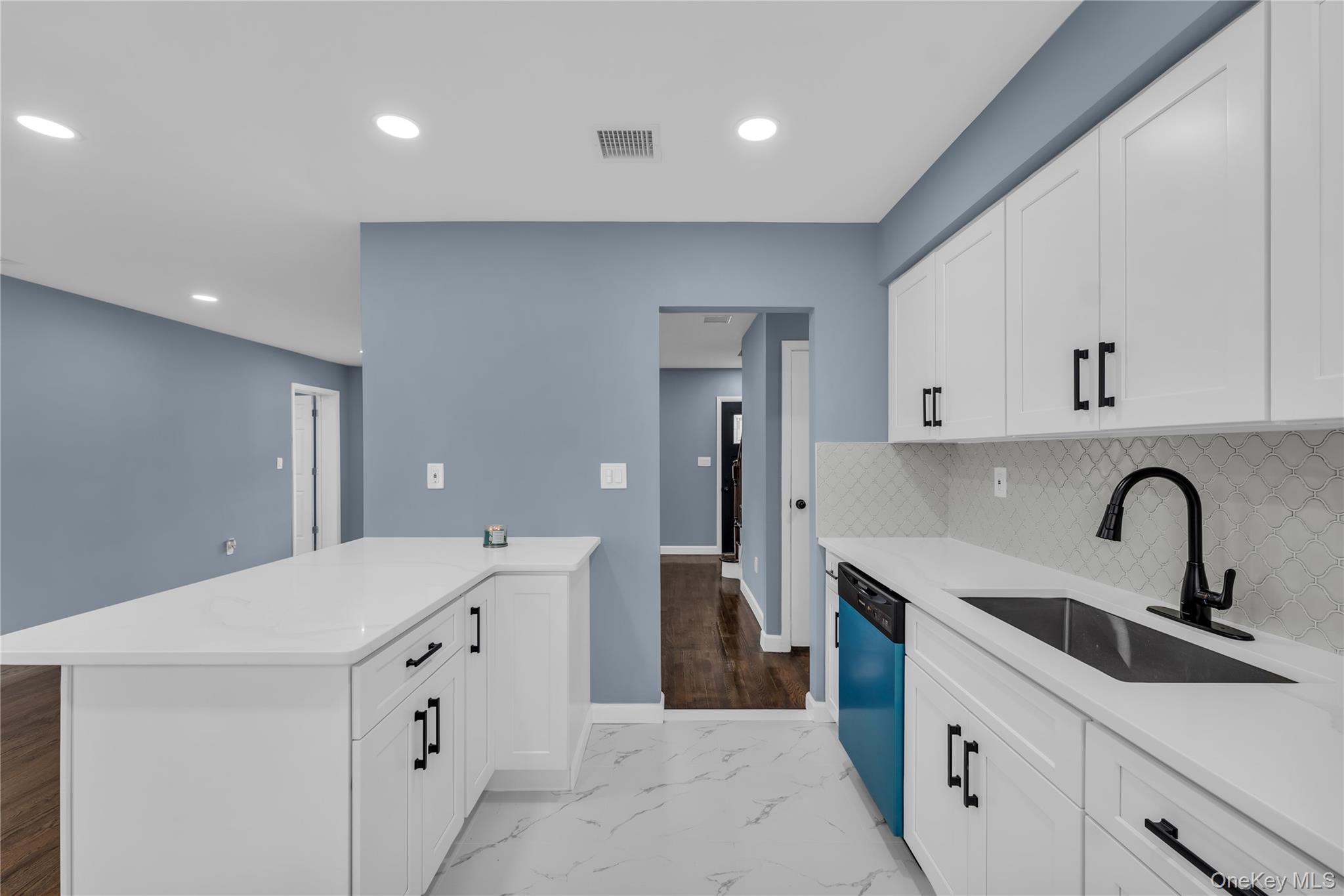 #3 photo, 585 Elwood Road, সাফোক কাউন্টি East Northport , NY 11731