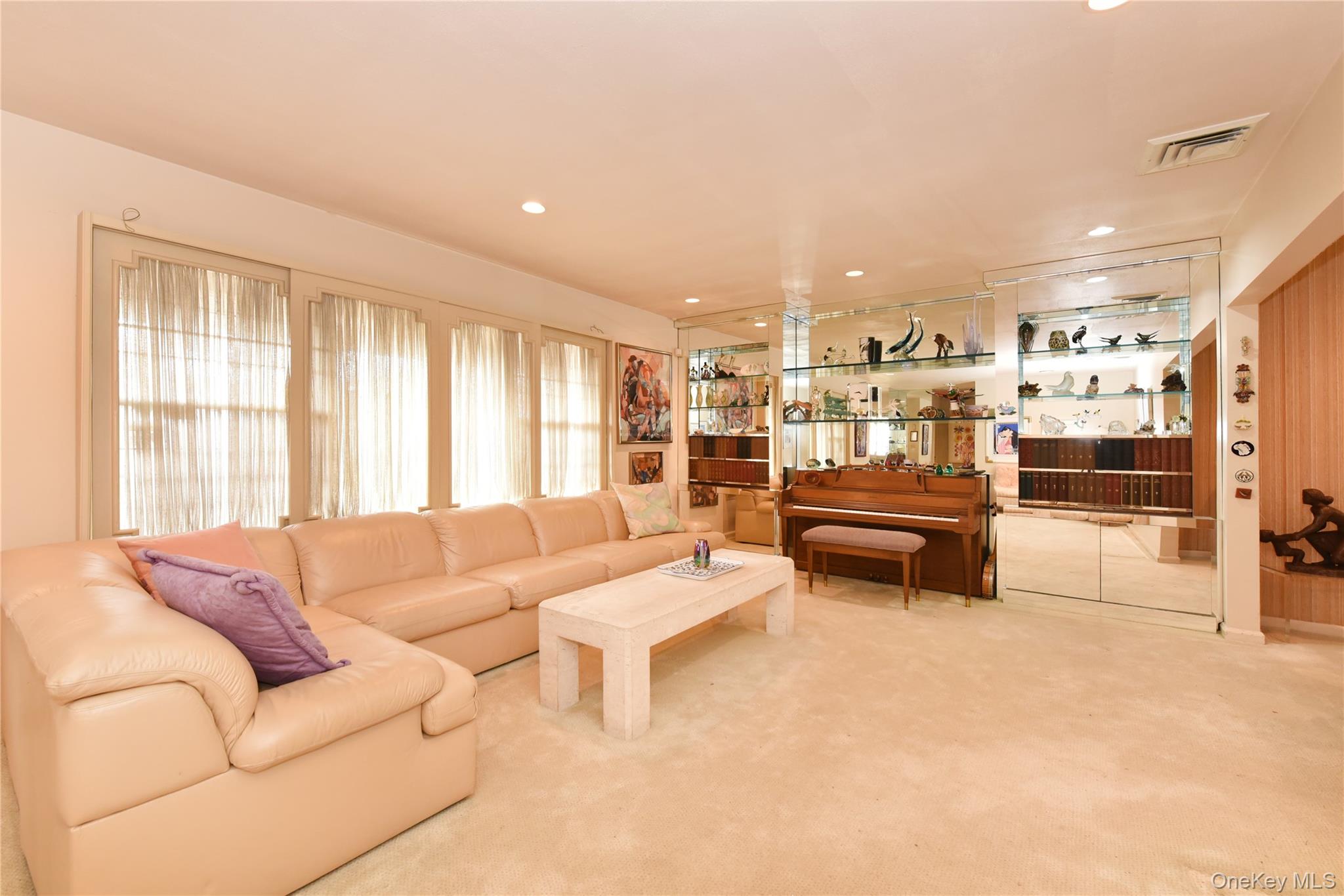 #9 photo, 217-49 Stewart Road, কুইন্‌স Oakland Gardens , NY 11364