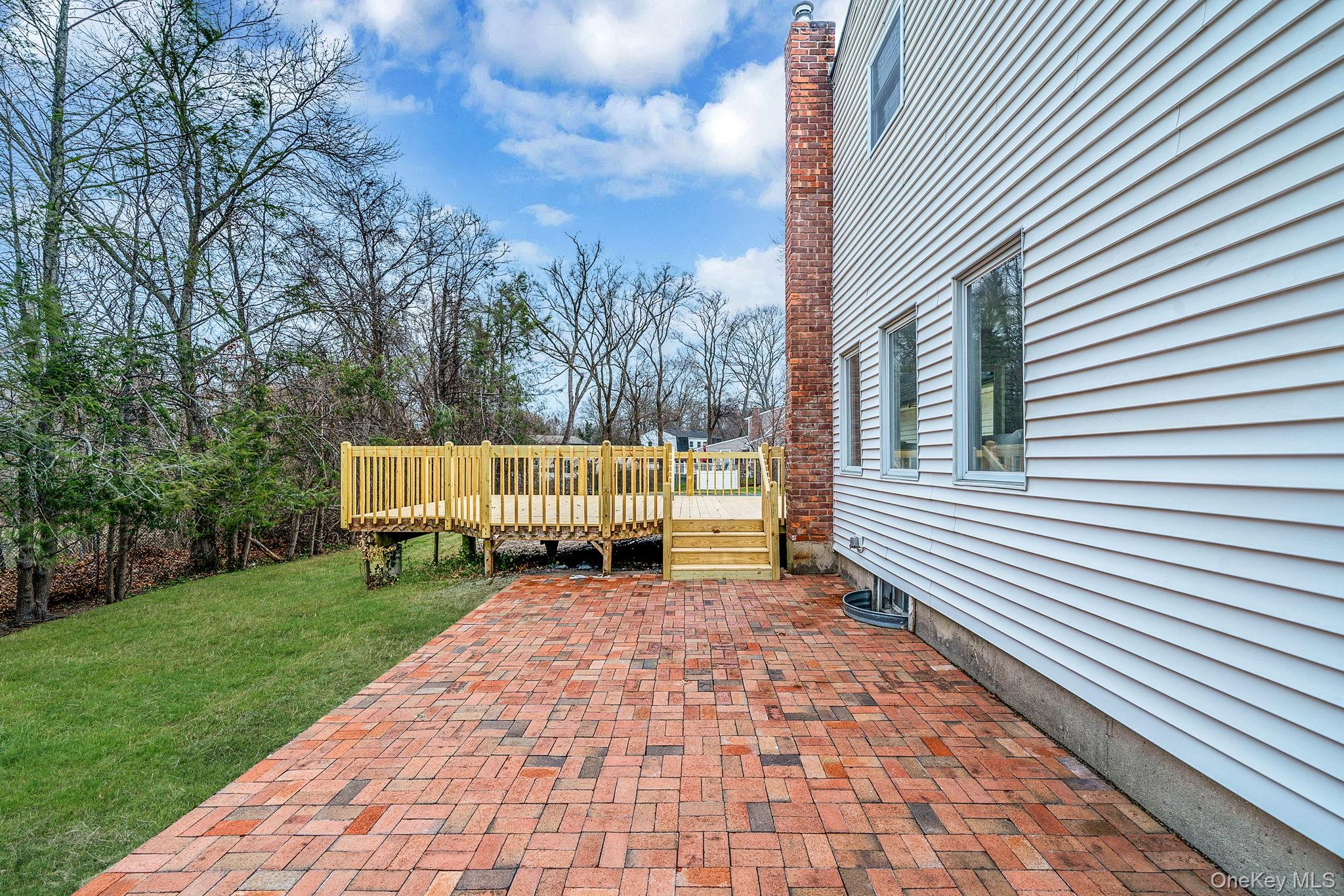 #18 photo, 3 Lilac Lane, Port Jefferson Station , NY 11776