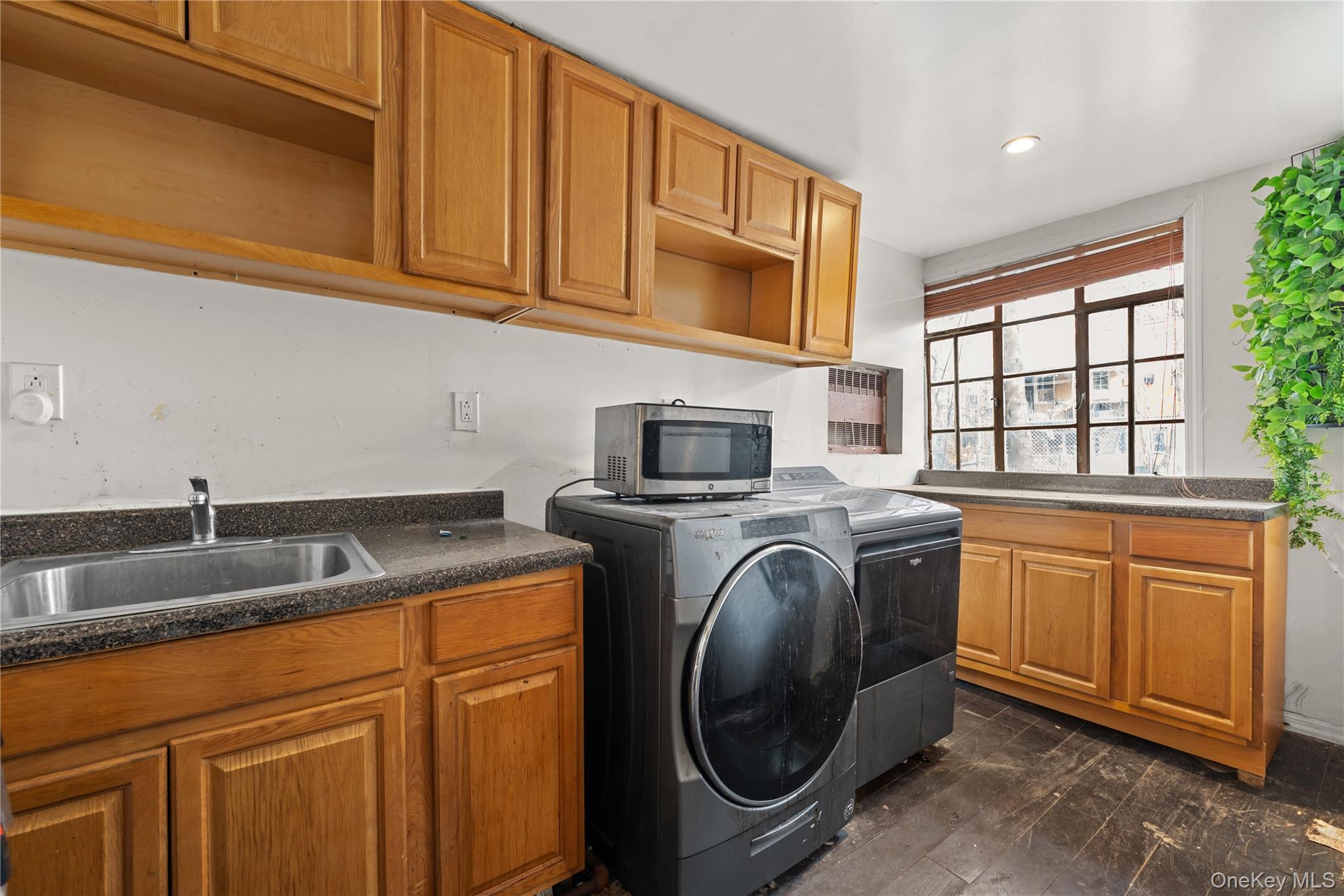 #4 photo, 997 E 52nd Street, Brooklyn , NY 11234