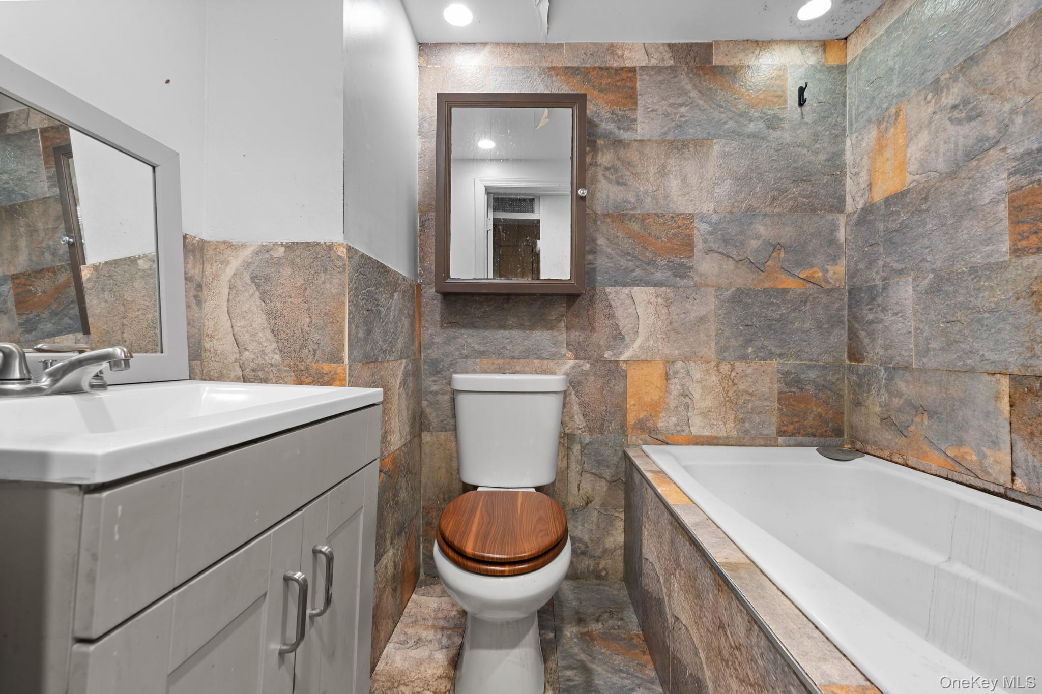 #6 photo, 997 E 52nd Street, Brooklyn , NY 11234