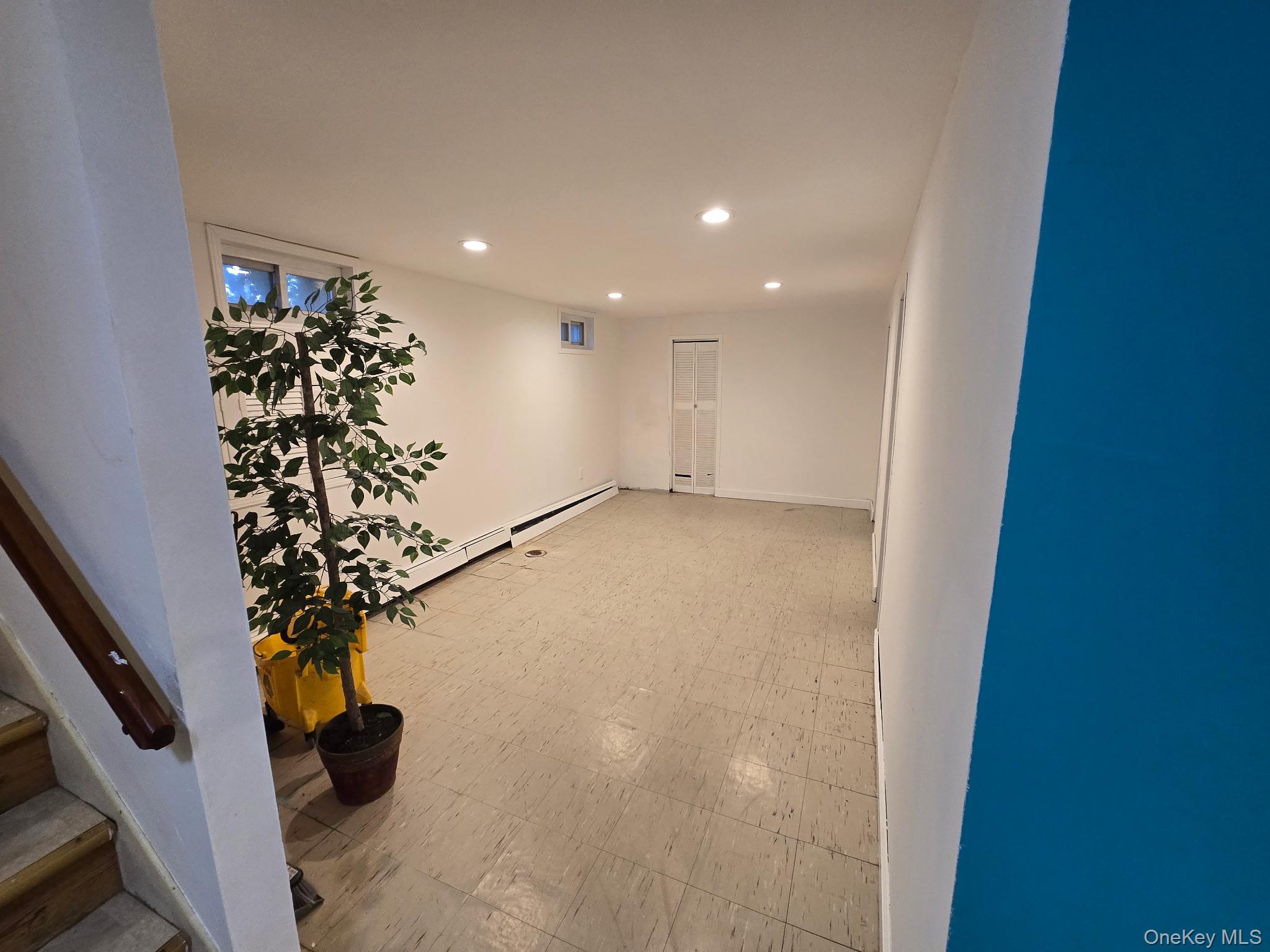 #9 photo, 1095 Pinebrook Court, West Hempstead , NY 11552