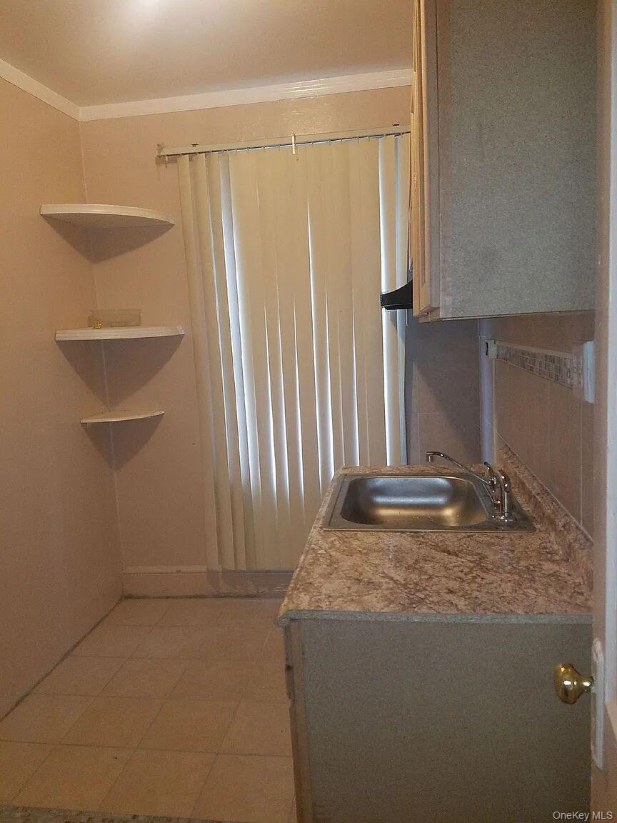 #7 photo, 1107 Havemeyer Avenue, Bronx , NY 10462