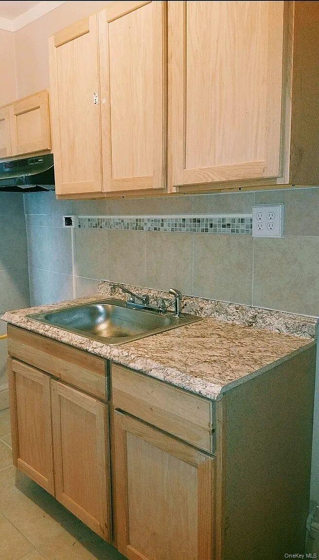 #8 photo, 1107 Havemeyer Avenue, Bronx , NY 10462