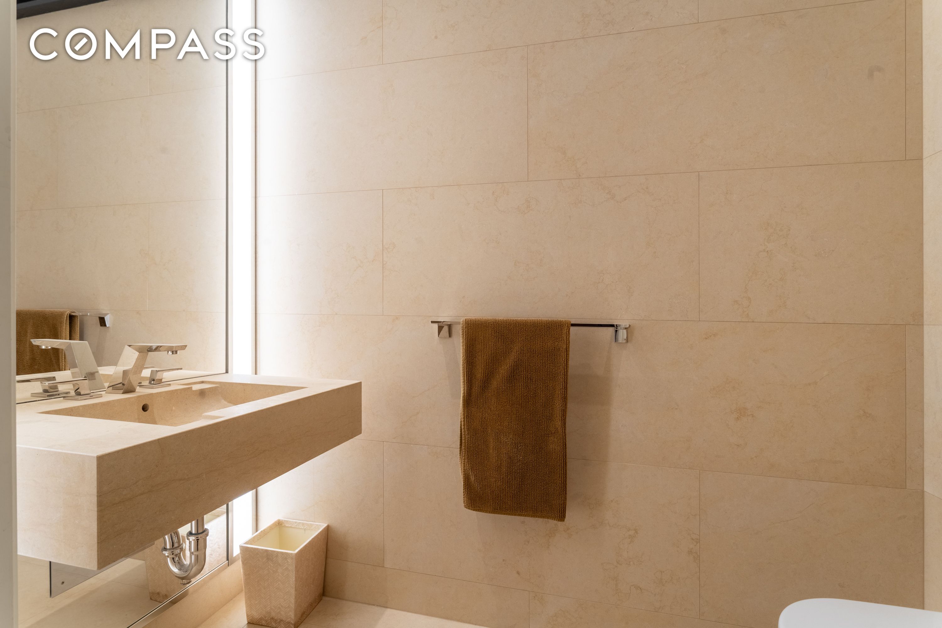 #11 photo, New York City, Midtown , NY 10019