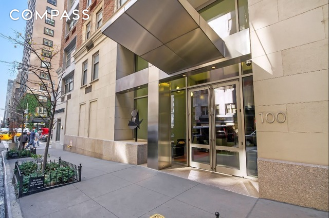 #12 photo, New York City, Midtown , NY 10019