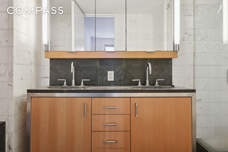 #8 photo, New York City, Midtown , NY 10019