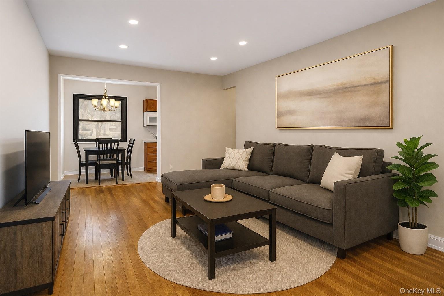 #5 photo, 113 15th Street, Garden City , NY 11530