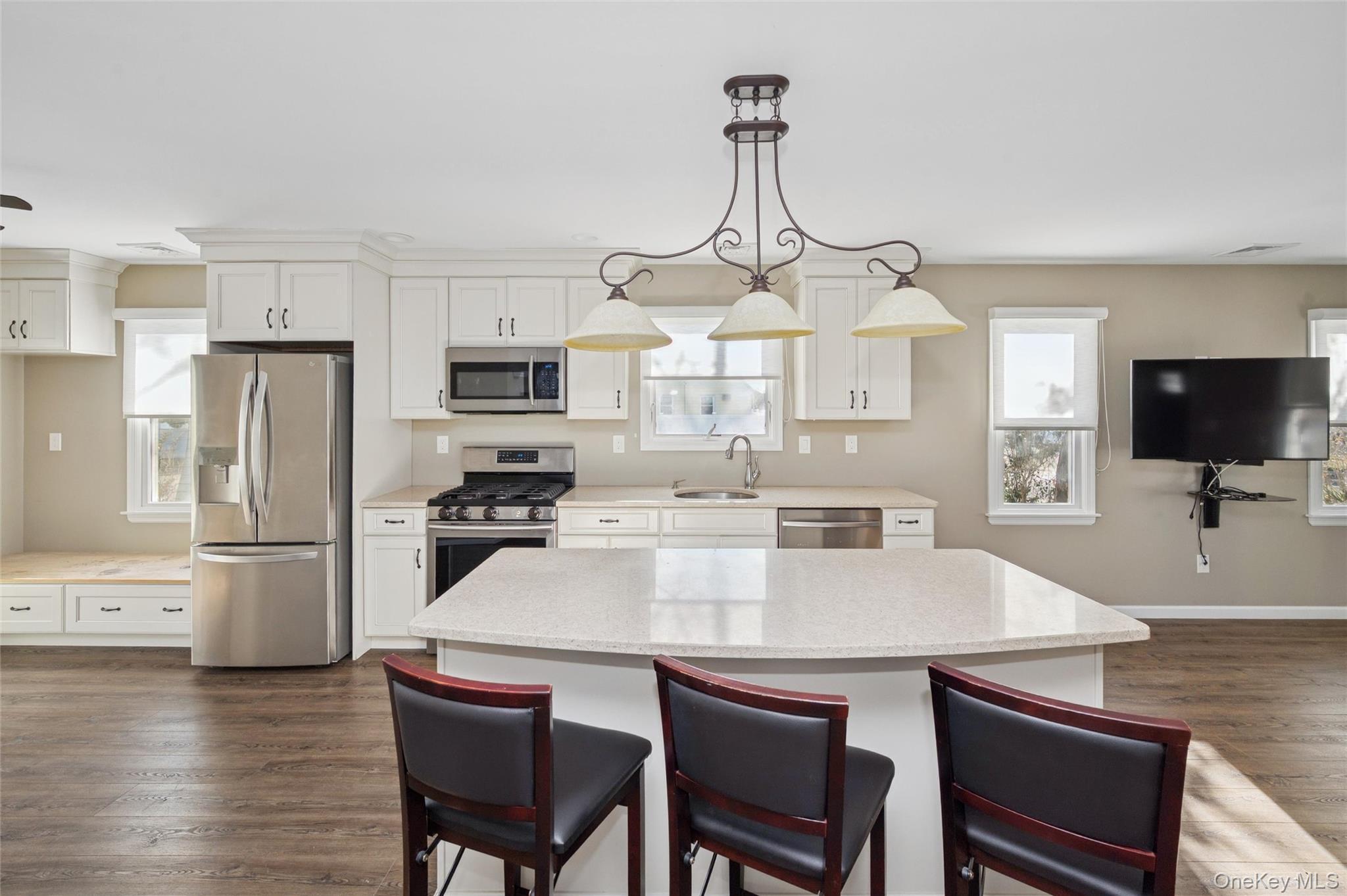 #10 photo, 2319 Willow Street, নাসাউ কাউন্টি Wantagh , NY 11793