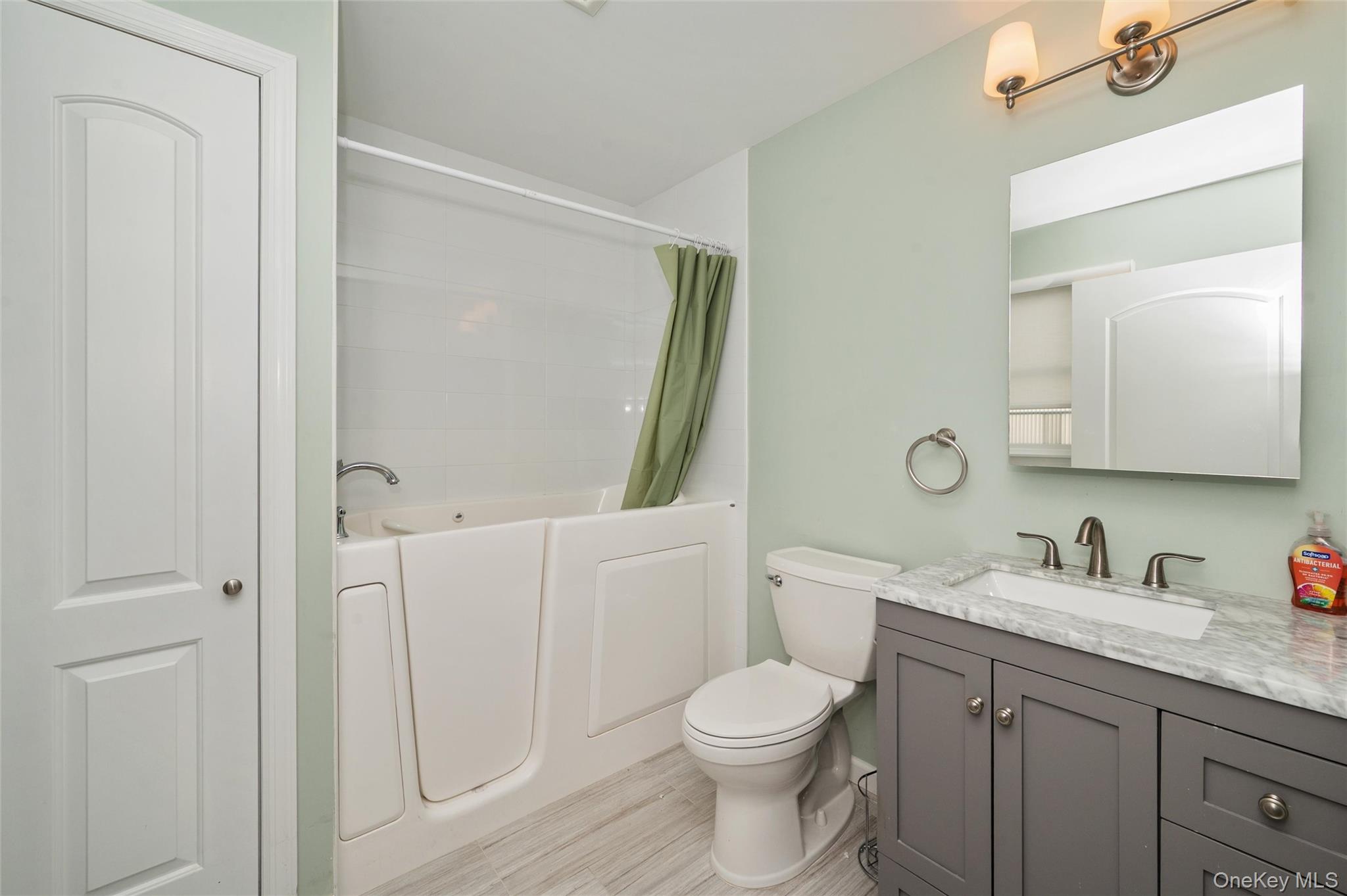 #13 photo, 2319 Willow Street, নাসাউ কাউন্টি Wantagh , NY 11793