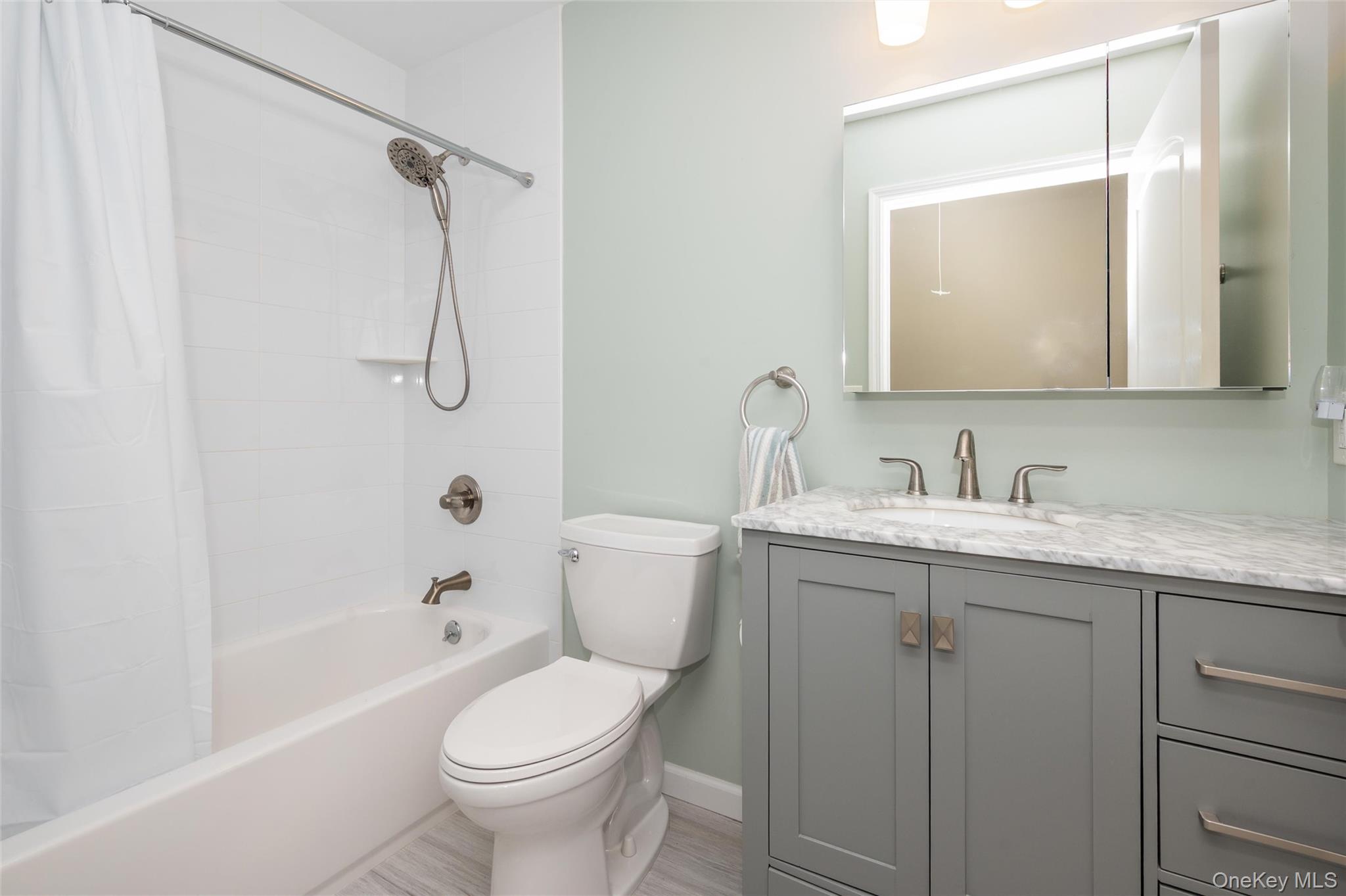 #15 photo, 2319 Willow Street, নাসাউ কাউন্টি Wantagh , NY 11793