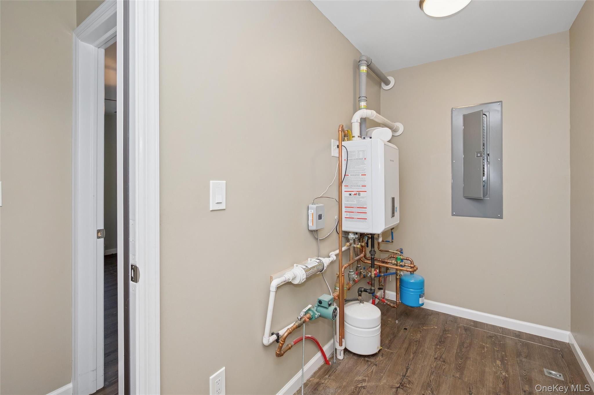 #17 photo, 2319 Willow Street, নাসাউ কাউন্টি Wantagh , NY 11793