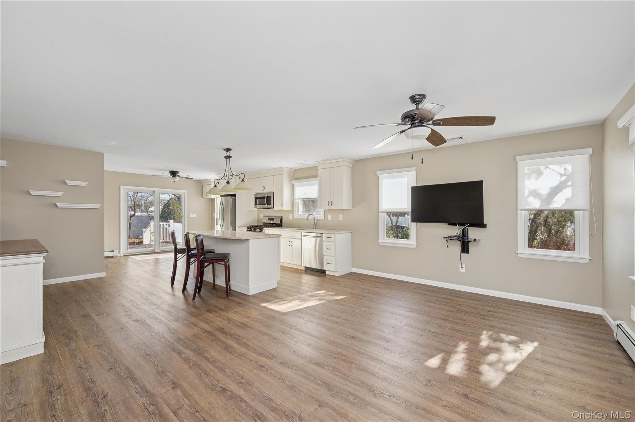 #3 photo, 2319 Willow Street, নাসাউ কাউন্টি Wantagh , NY 11793