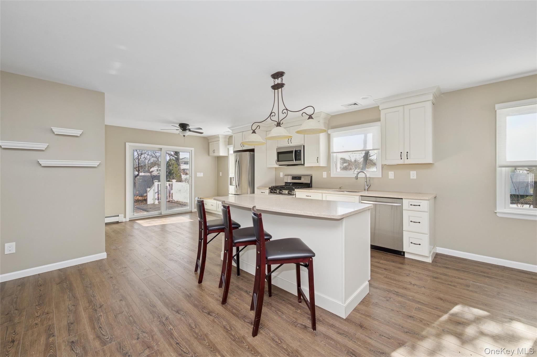 #6 photo, 2319 Willow Street, নাসাউ কাউন্টি Wantagh , NY 11793