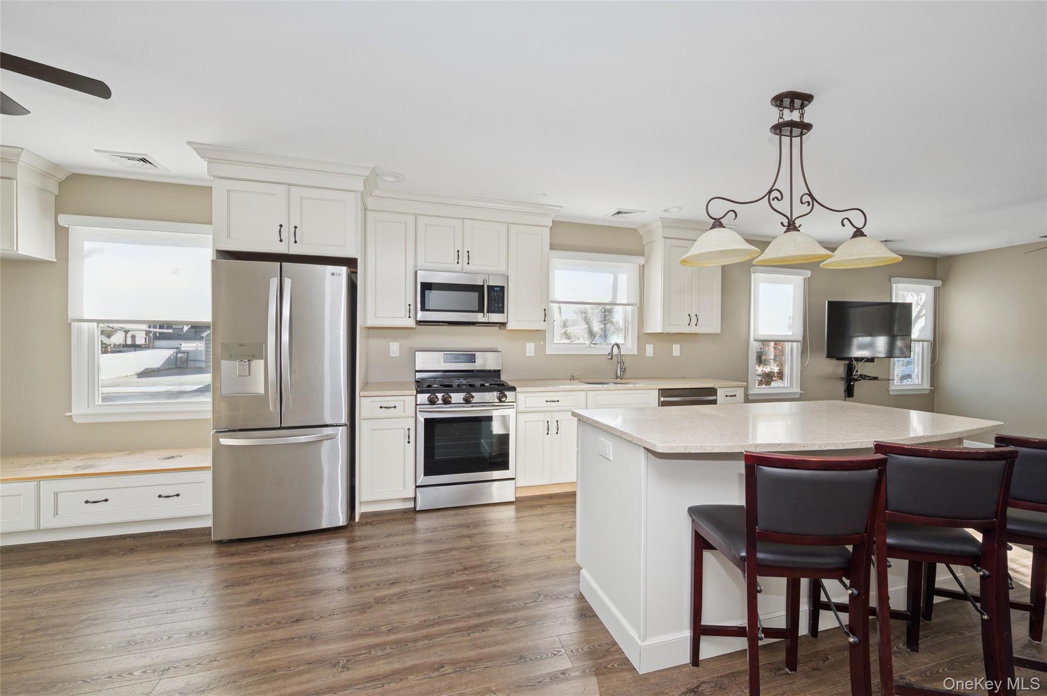 #7 photo, 2319 Willow Street, নাসাউ কাউন্টি Wantagh , NY 11793