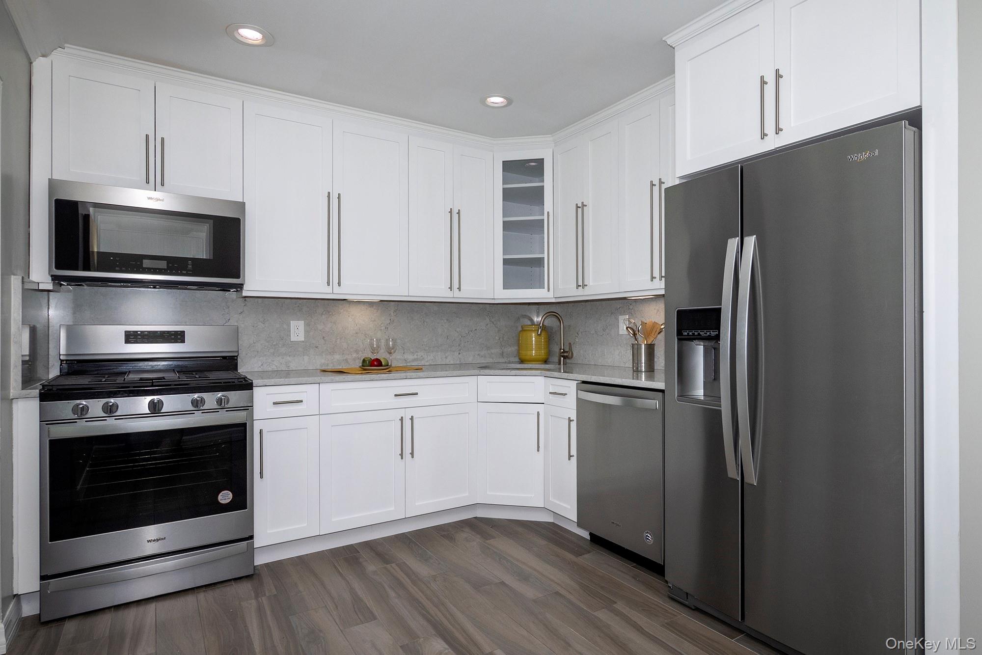 #4 photo, 342 Terrace, Bayport , NY 11705